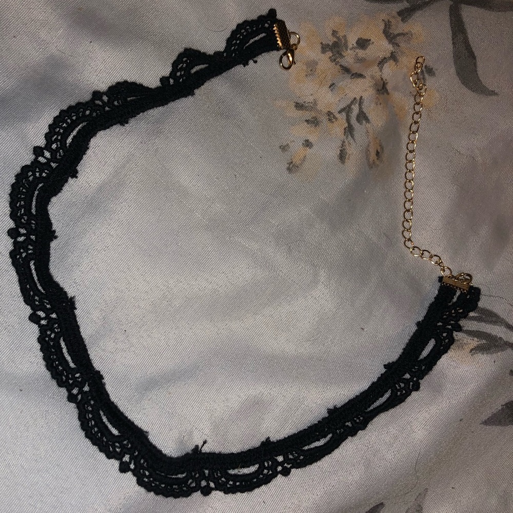 Thin Black Lace Ribbon Choker!